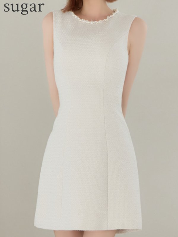 ホワイト　モデル：れみれみ　身長：163cm　着用サイズ：7号(Sサイズ)