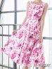 ホワイトxピンク　モデル：るりぴ　身長：165cm　着用サイズ：7号(Sサイズ)着用