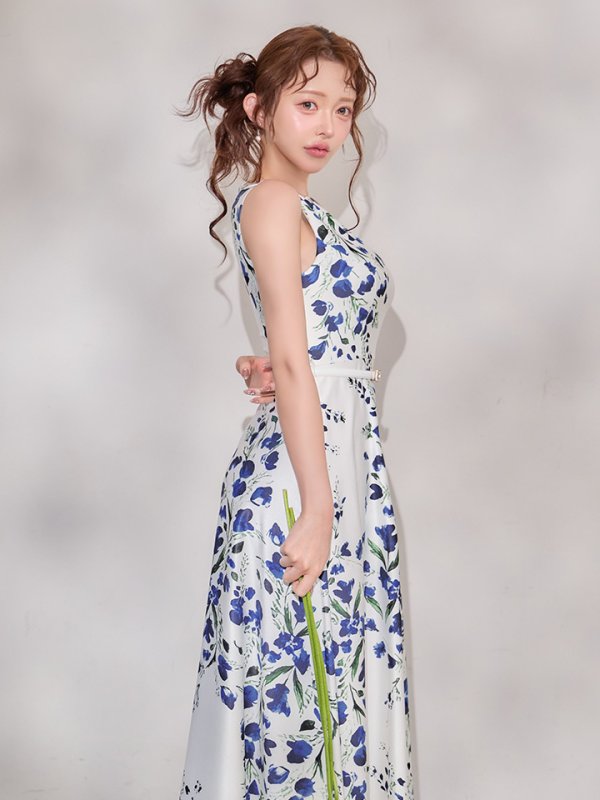 ホワイトxブルー モデル：りな　身長：160cm　着用サイズ：Sサイズ