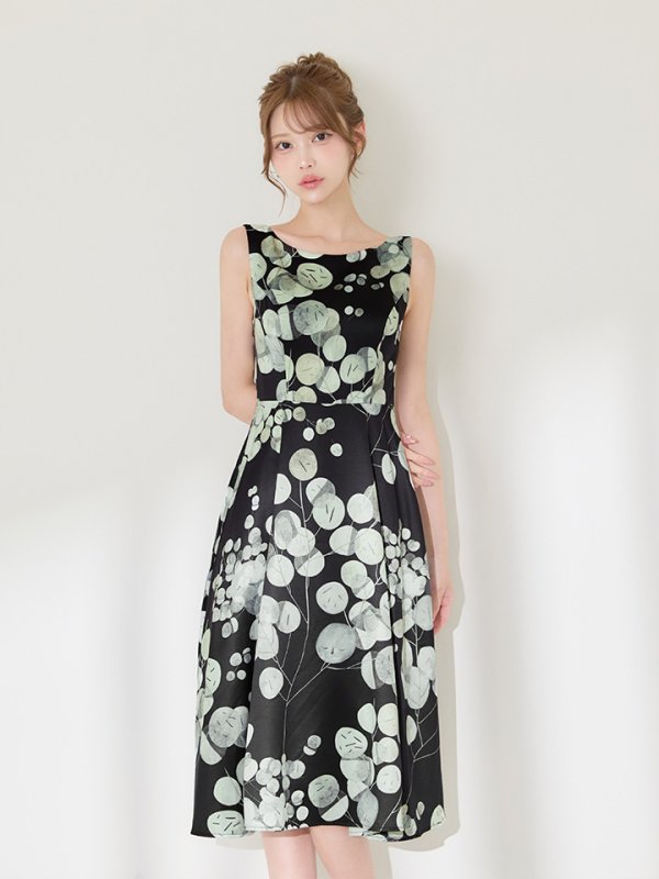 ブラックxグリーン　モデル：るりぴ　身長：165cm　着用サイズ：Sサイズ