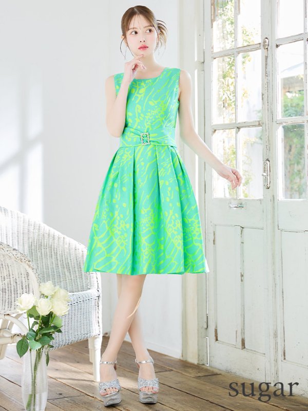 グリーン モデル:ゆめ 身長:160cm 着用サイズ:7号(Sサイズ)