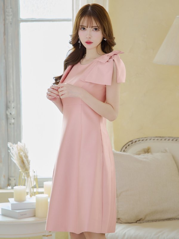 ピンク モデル:ゆめ 身長:160cm 着用サイズ:7号(Sサイズ)