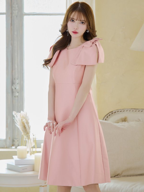 ピンク モデル:ゆめ 身長:160cm 着用サイズ:7号(Sサイズ)