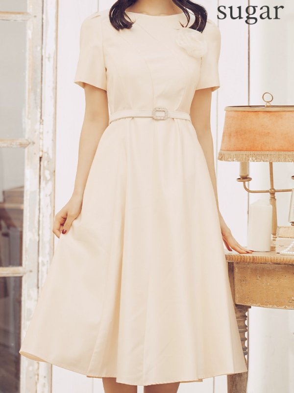 ホワイト モデル:阿部なつき 身長:160cm:7号(Sサイズ)サイズ