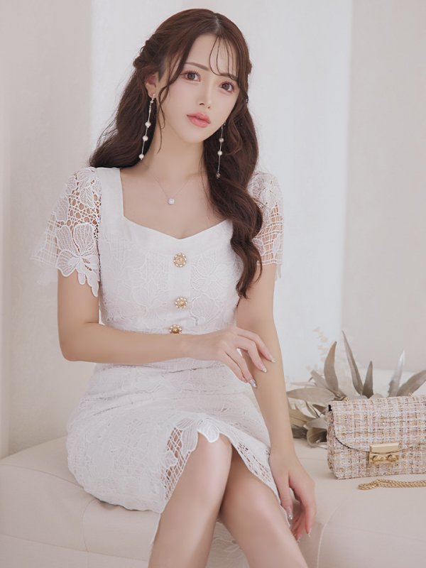 ホワイト モデル:りな 身長:160cm:7号(Sサイズ)サイズ