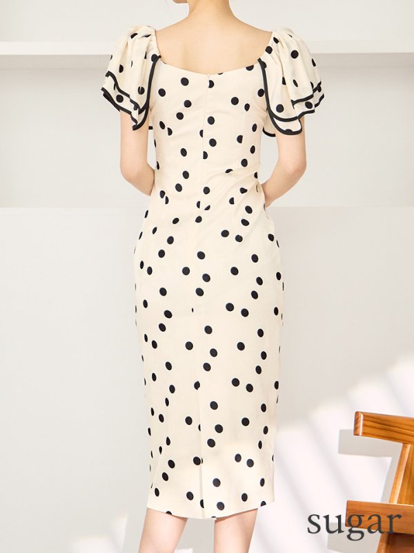 ホワイト モデル：ゆめ　身長：160cm　着用サイズ：7号(Sサイズ)