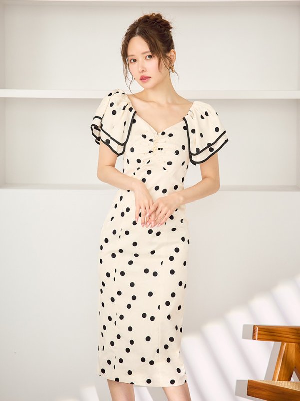 ホワイト モデル：ゆめ　身長：160cm　着用サイズ：7号(Sサイズ)