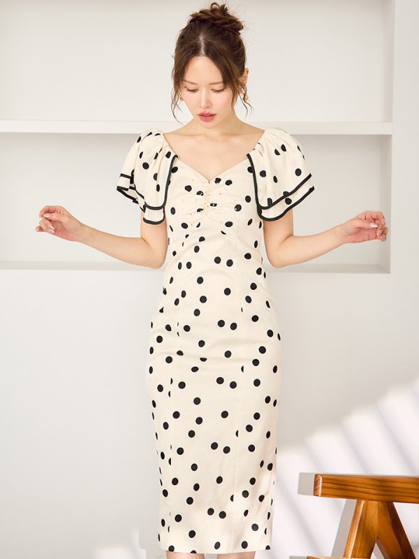 ホワイト モデル：ゆめ　身長：160cm　着用サイズ：7号(Sサイズ)