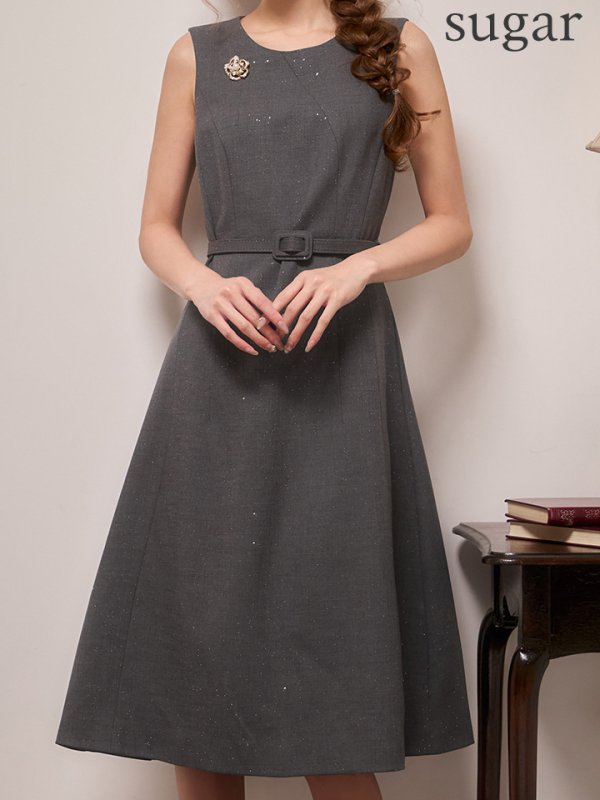 グレー　モデル：るりぴ　身長：165cm　着用サイズ：7号(Sサイズ)