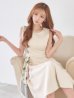 ベージュ モデル：真優川咲　身長：158cm　着用サイズ：5号(XSサイズ)