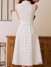 ホワイト　モデル：真優川咲　身長：158cm　着用サイズ：7号(Sサイズ)