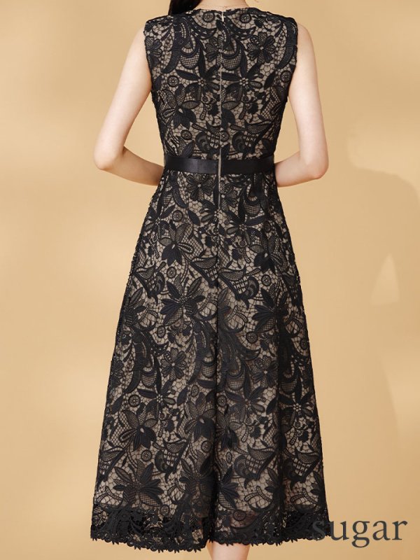 ブラック モデル:まおちゃる 身長:158cm 着用サイズ:7号(Sサイズ)