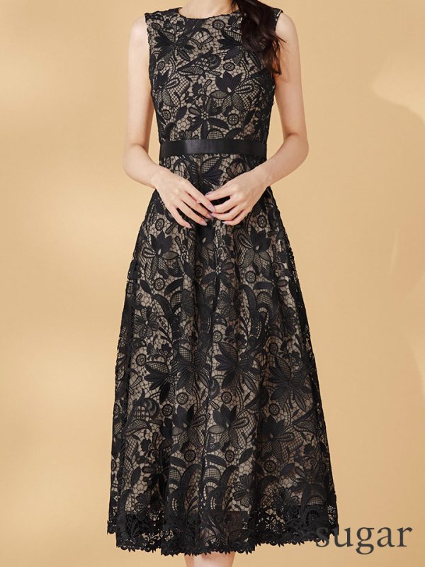 ブラック モデル:まおちゃる 身長:158cm 着用サイズ:7号(Sサイズ)