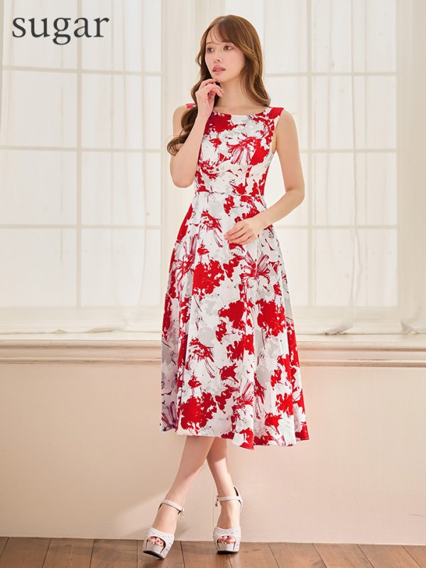 ホワイトxレッド　モデル：ゆめ　身長：160cm　着用サイズ：7号(Sサイズ)