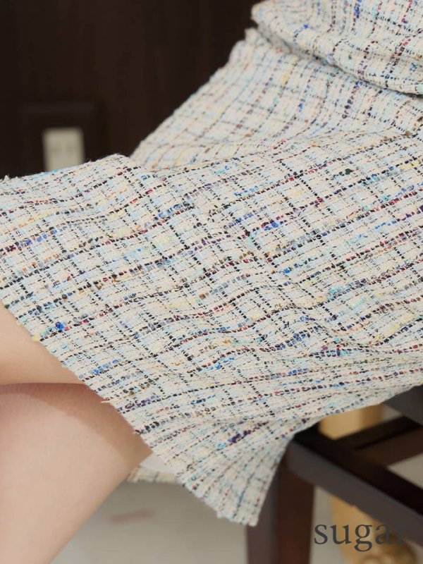 ベージュ モデル:杉山佳那恵 身長:158cm 着用サイズ:7号(Sサイズ)