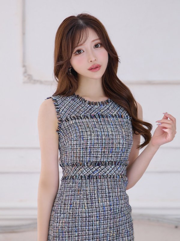 ブラック モデル:桜伊みやこ 身長:168cm 着用サイズ:7号(Sサイズ)