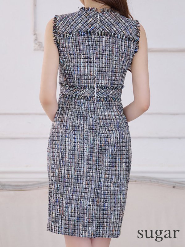 ブラック モデル:桜伊みやこ 身長:168cm 着用サイズ:7号(Sサイズ)