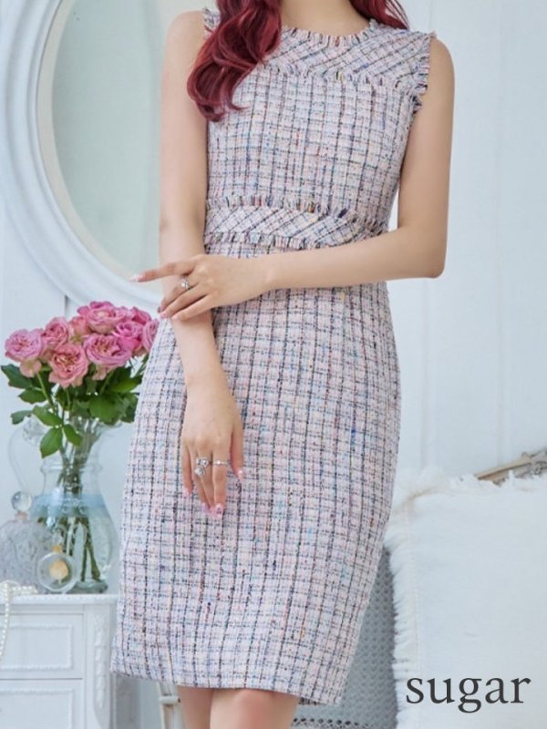 ピンク モデル:桜咲乃愛 身長:164cm 着用サイズ:7号(Sサイズ)