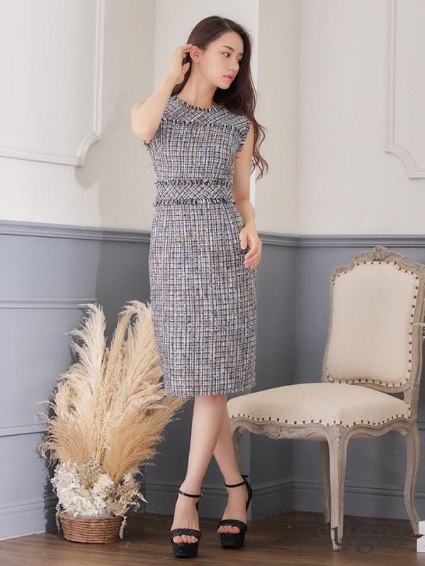 ブラック モデル:るな 身長:159cm 着用サイズ:7号(Sサイズ)