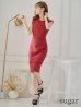 レッド モデル：杉山佳那恵　身長：158cm　着用サイズ：7号(Sサイズ)