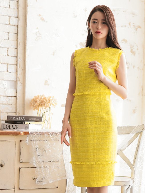 イエロー モデル:るな 身長:159cm 着用サイズ:7号(Sサイズ)