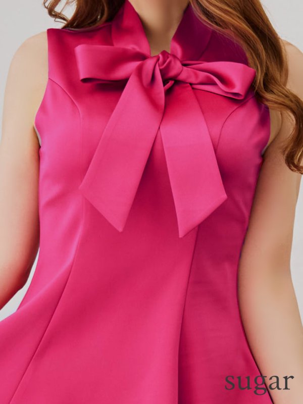 ディープピンク モデル:真優川咲 身長:158cm:7号(Sサイズ)