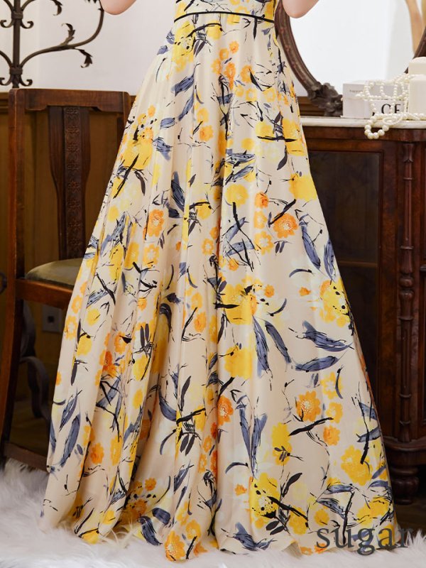 ベージュxイエロー:モデル:真優川咲/身長:158cm 着用サイズ:7号(Sサイズ)