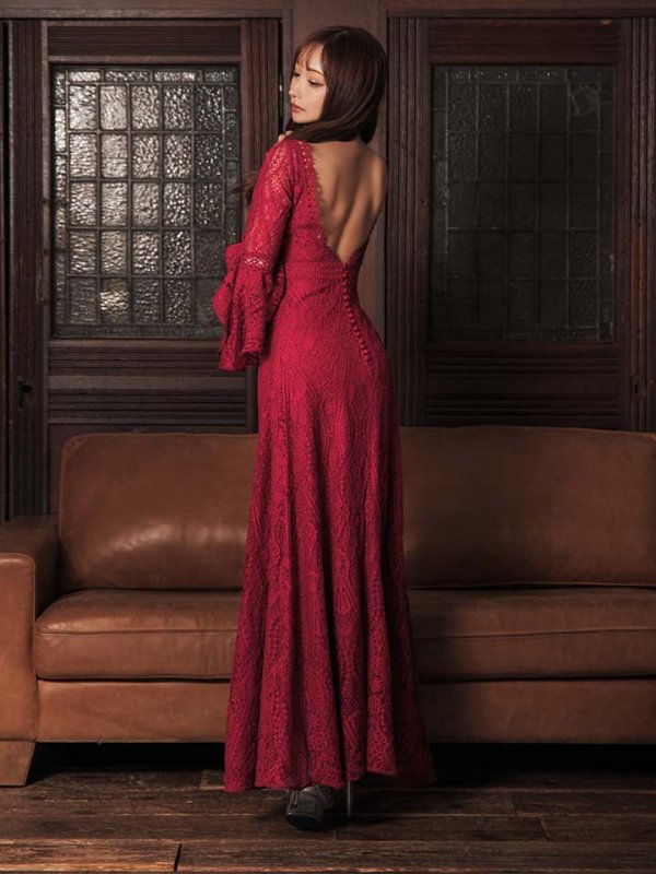 ワインレッド　モデル：真優川咲　身長：158cm　着用サイズ：7号(Sサイズ)