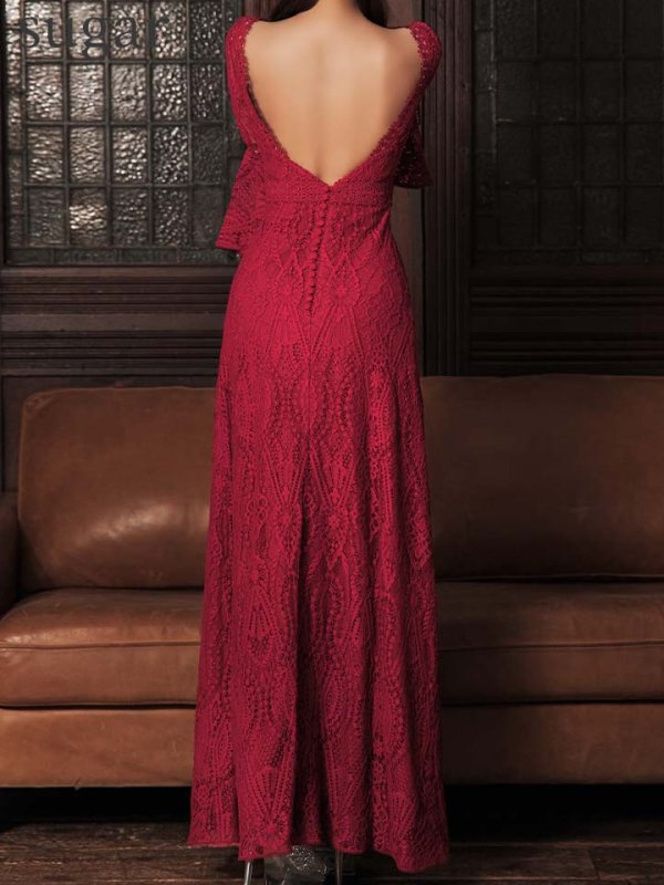 ワインレッド　モデル：真優川咲　身長：158cm　着用サイズ：7号(Sサイズ)