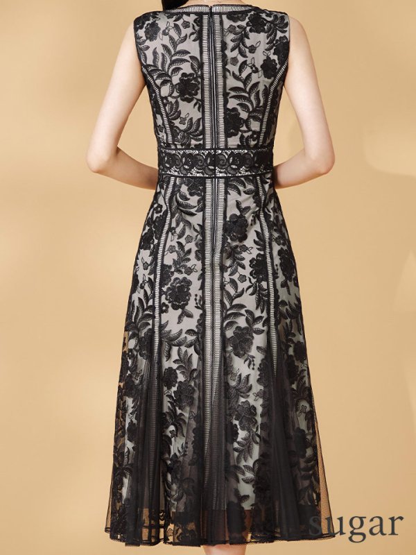 ブラック モデル：まおちゃる　身長：158cm　着用サイズ：7号(Sサイズ)