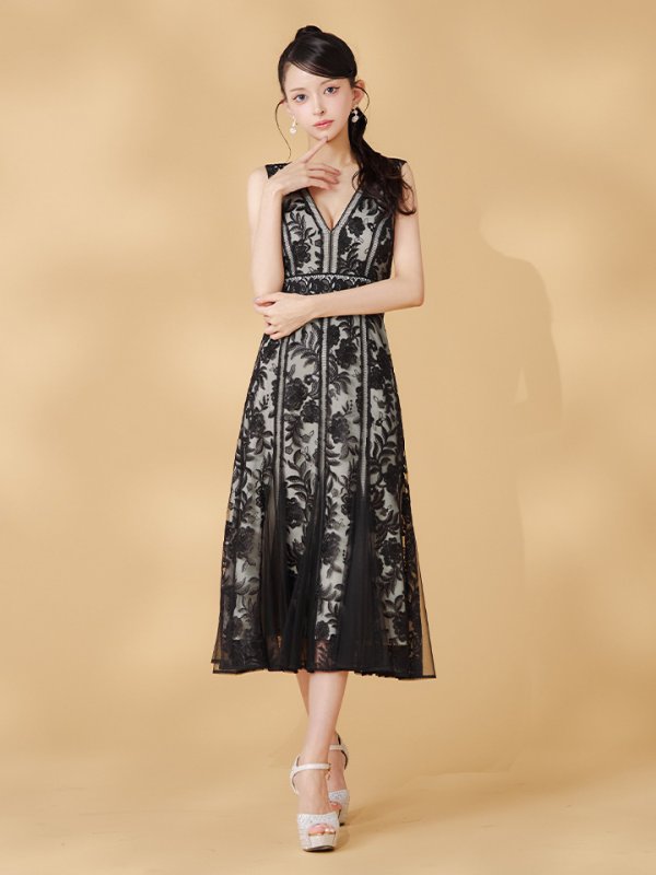 ブラック モデル：まおちゃる　身長：158cm　着用サイズ：7号(Sサイズ)