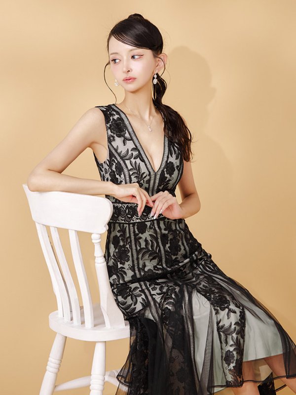 ブラック モデル：まおちゃる　身長：158cm　着用サイズ：7号(Sサイズ)