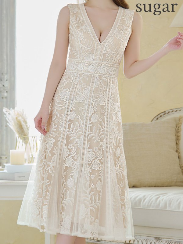 ホワイト モデル：ゆめ　身長：160cm　着用サイズ：7号(Sサイズ)