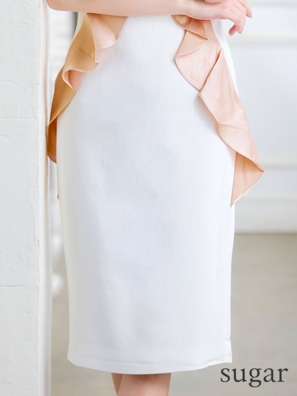 ホワイトxベージュ モデル:ゆめ 身長:160cm 着用サイズ:7号(Sサイズ)