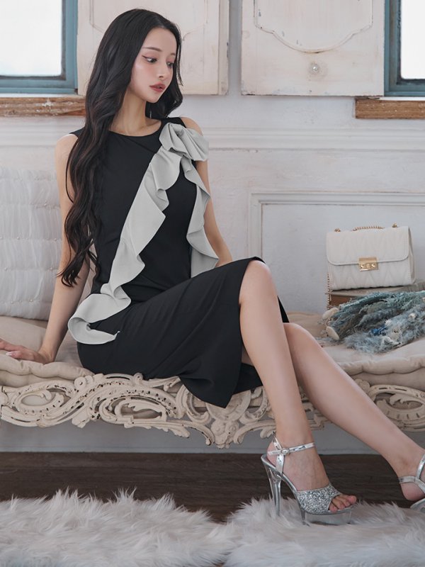 ブラックxグレー モデル:まおちゃる 身長:158cm 着用サイズ:7号(Sサイズ)