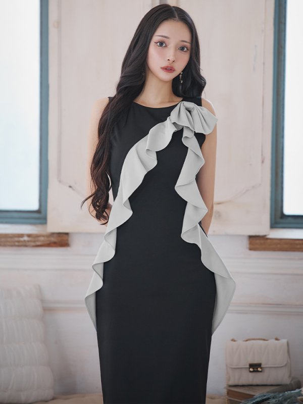 ブラックxグレー モデル:まおちゃる 身長:158cm 着用サイズ:7号(Sサイズ)