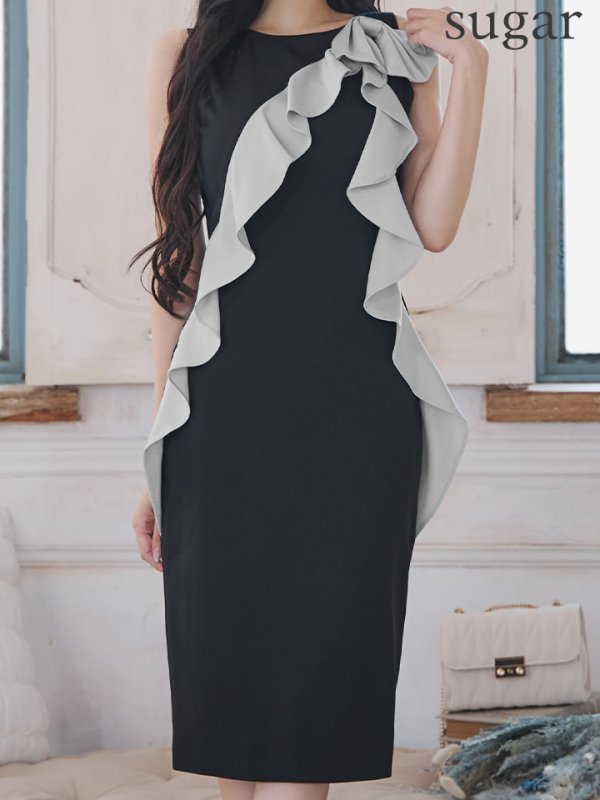 ブラックxグレー モデル:まおちゃる 身長:158cm 着用サイズ:7号(Sサイズ)