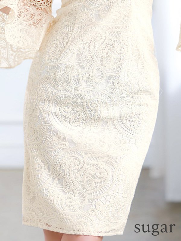 ホワイト モデル:ゆめ 身長:160cm 着用サイズ:7号(Sサイズ)