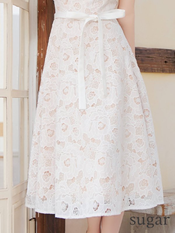 ホワイト モデル:ももか 身長:156cm 着用サイズ:7号(Sサイズ)