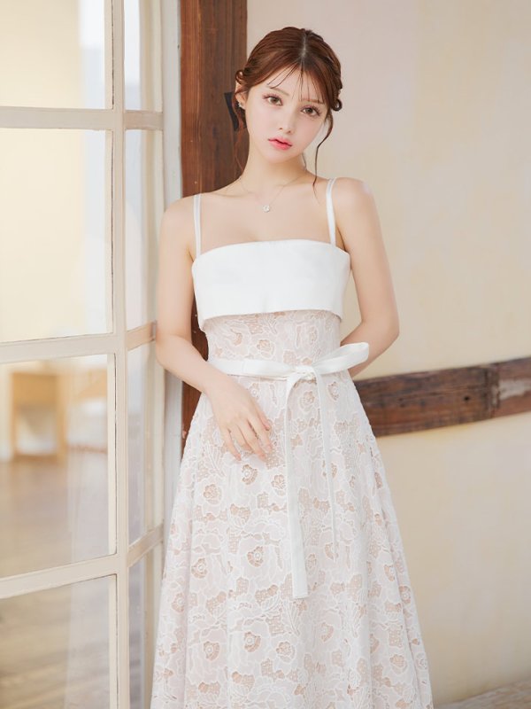 ホワイト モデル:ももか 身長:156cm 着用サイズ:7号(Sサイズ)