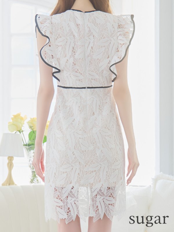 ホワイトxブラック モデル:あすか 身長:170cm 着用サイズ:5号(XSサイズ)