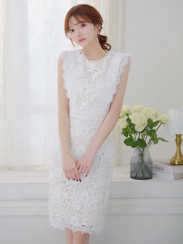 ホワイト モデル:羽澄まり 身長:158cm 着用サイズ:7号(Sサイズ)