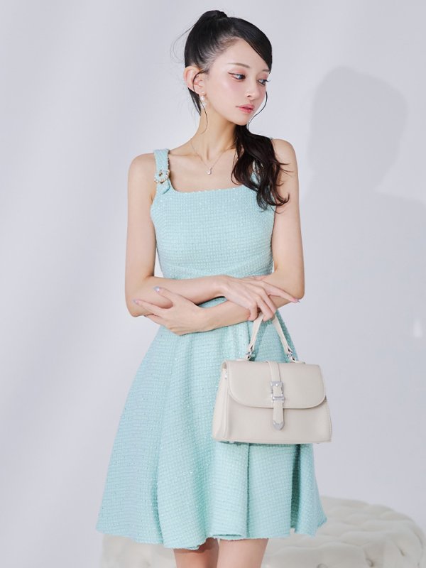 グリーン　モデル：まおちゃる　身長：158cm　着用サイズ：7号(Sサイズ)