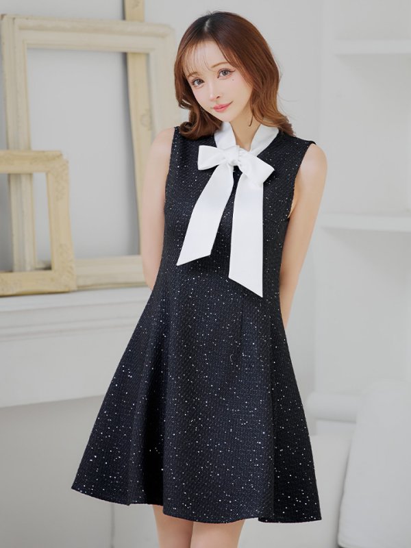 ブラック モデル:真優川咲 身長:158cm:7号(Sサイズ)