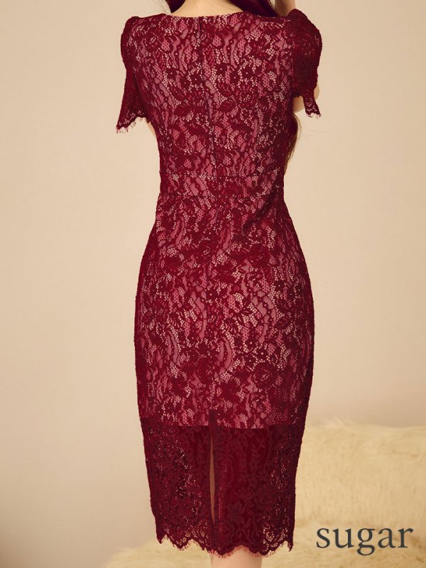 ワインレッド　モデル：真優川咲　身長：158cm　着用サイズ：7号(Sサイズ)