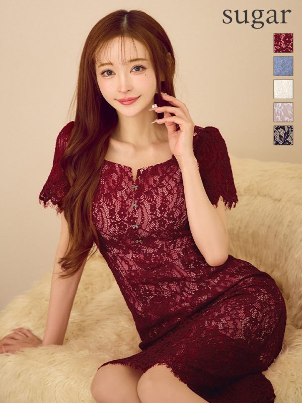 ワインレッド　モデル：真優川咲　身長：158cm　着用サイズ：7号(Sサイズ)