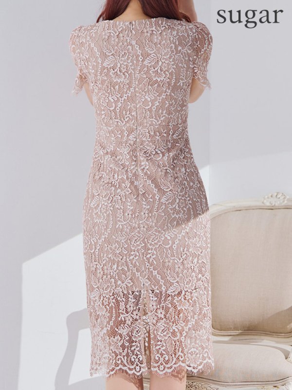 ベージュ　モデル：真優川咲　身長：158cm　着用サイズ：7号(Sサイズ)