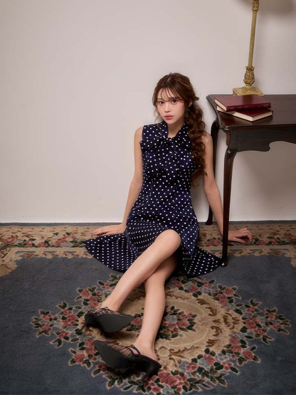 ネイビーxホワイト　モデル：るりぴ　身長：165cm　着用サイズ：7号(Sサイズ)