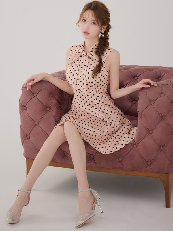 ピンクxブラック モデル：ゆめ　身長：160cm　着用サイズ：7号(Sサイズ)