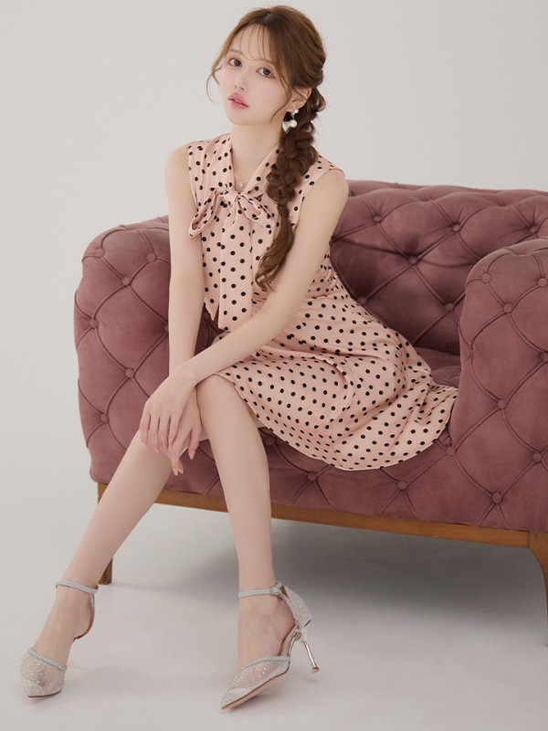 ピンクxブラック モデル：ゆめ　身長：160cm　着用サイズ：7号(Sサイズ)